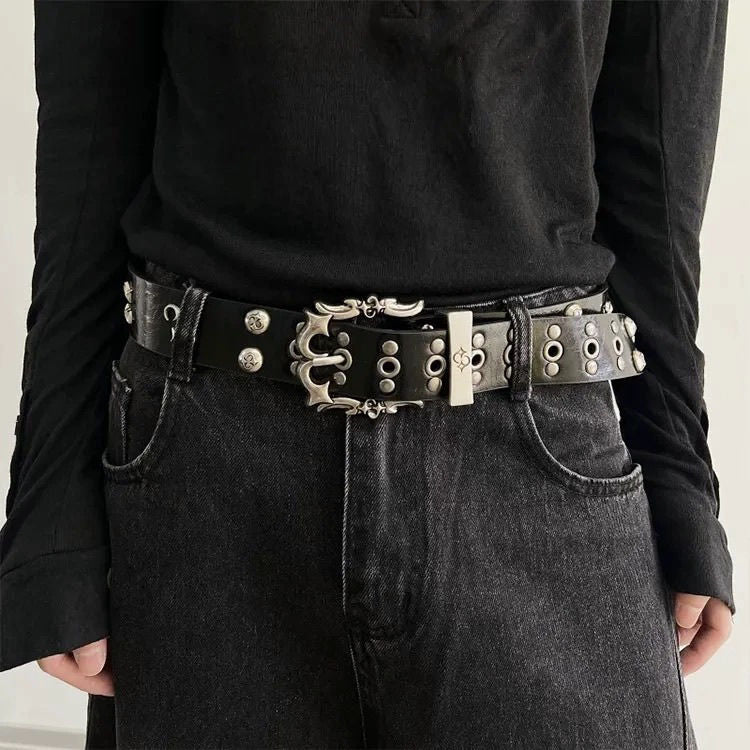 Vintage-style American-made belt with sculpted, aged metal buckle 2025