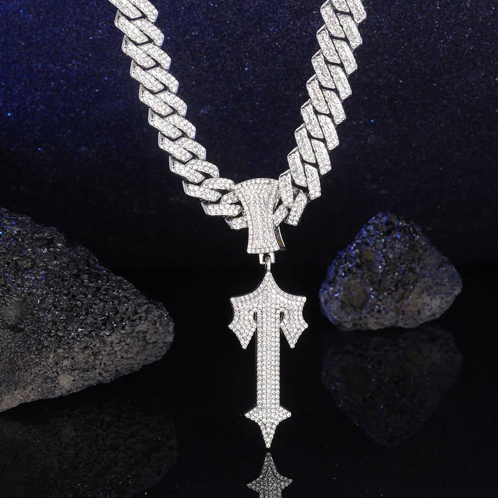 Hip-hop diamond letter pendant necklace, Cuban chain with diamond-shaped letter pendant, European and American style.