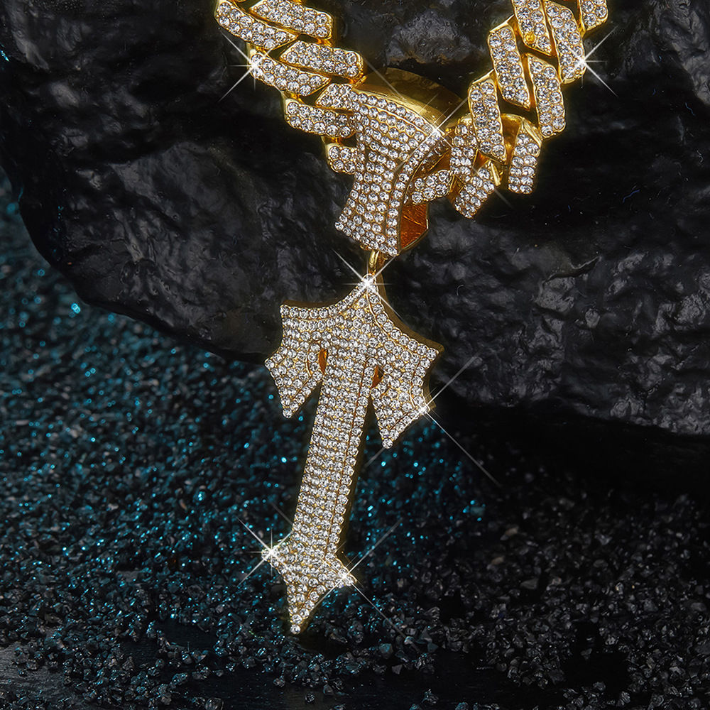 Hip-hop diamond letter pendant necklace, Cuban chain with diamond-shaped letter pendant, European and American style.