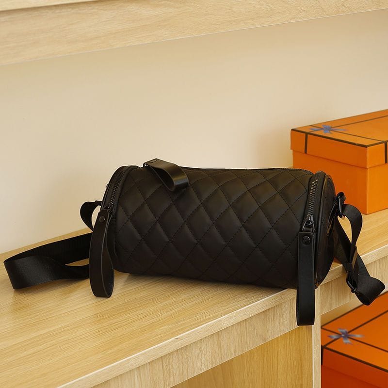 New diamond-shaped handbag for women, cylindrical shoulder bag, fashionable versatile one-shoulder bucket bag made of Oxford fabric.