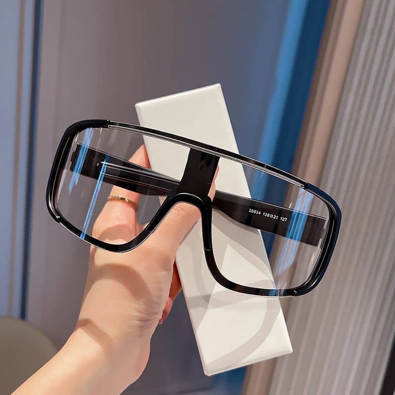 Glamour And Elegant Glasses